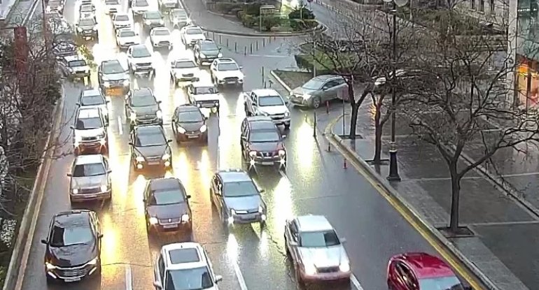 7 küçə və prospektdə tıxac var - SİYAHI