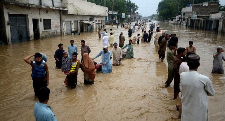 Pakistanda güclü daşqınlar: şəhər su altında qaldı