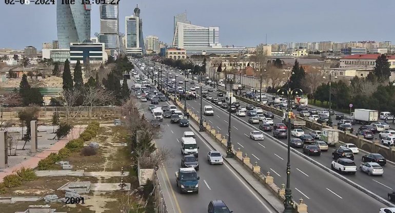 Heydər Əliyev prospektində qəza olub, sıxlıq yaranıb - FOTO