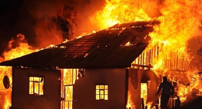 Vətən müharibəsi qazisinin evi yanaraq kül oldu - FOTO