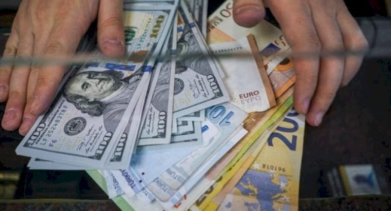 Dollar və avro yığanların nəzərinə