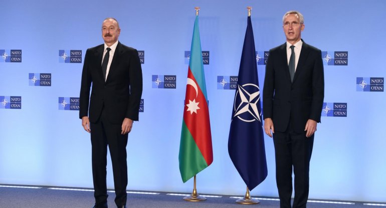 Azərbaycan Prezidentinin NATO Baş katibi ilə təkbətək görüşü başlayıb