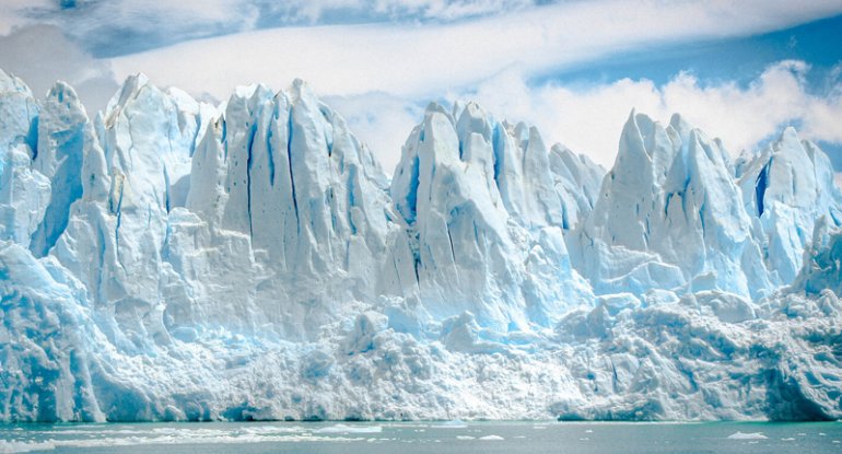 Antarktikada Fransa böyüklüyündə buzlaq irəli-geri hərəkət edir