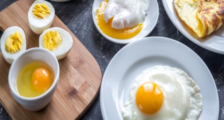 Qaynadılmış, yoxsa qızardılmış yumurta – Hansı daha sağlamdır?