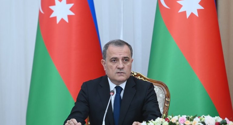 Ceyhun Bayramov Qətərə işgüzar səfərə yola düşüb