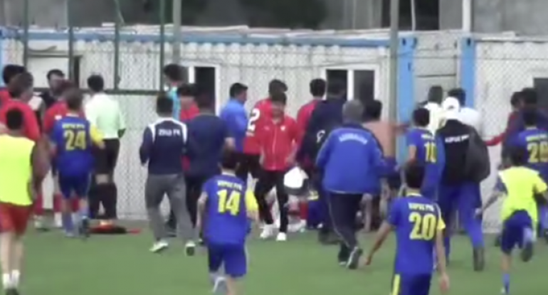 Gəncədə futbolçuların döyüldüyü davanın videosu