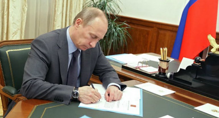 Putin Mişustinlə bağlı fərman imzaladı