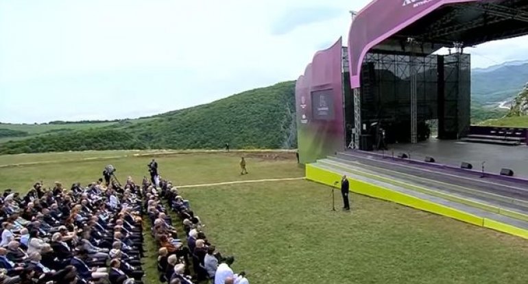 İlham Əliyevin “Xarıbülbül” Festivalının açılışındakı çıxışının tam mətni - YENİLƏNİB
