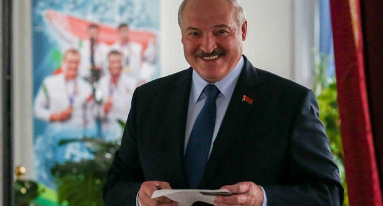 Lukaşenkonun şərəfinə dövlət ziyafəti verilir