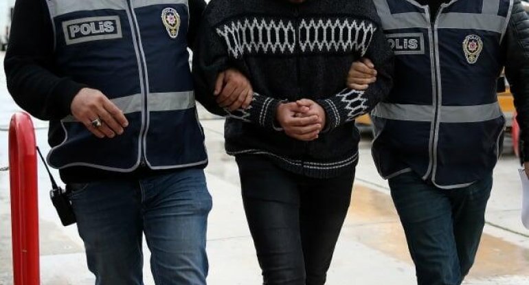 İstanbulda silahlı basqın: ölənlər var