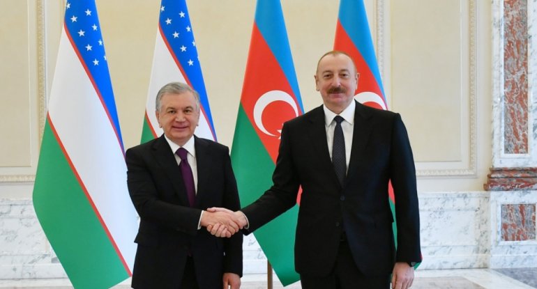 Şavkat Mirziyoyev İlham Əliyevə təbrik məktubu ünvanlayıb