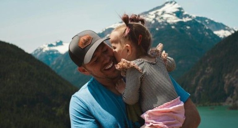 25 yaşdan öncə ata olan kişiləri gözləyənxa0TƏHLÜKƏ