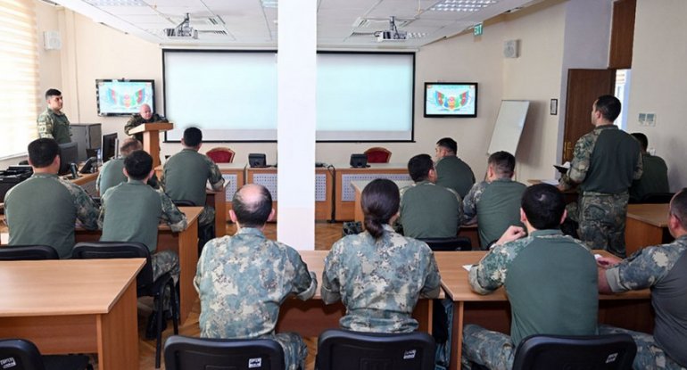 NATO-nun təlim qrupu Hərbi Polis İdarəsində təlim keçirib