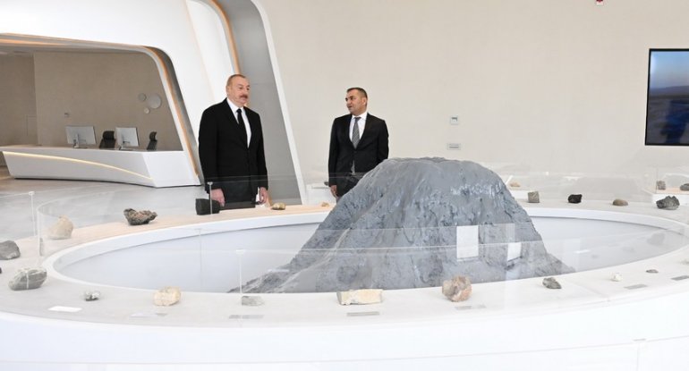 İlham Əliyev Palçıq Vulkanları Turizm Kompleksinin açılışında - FOTO