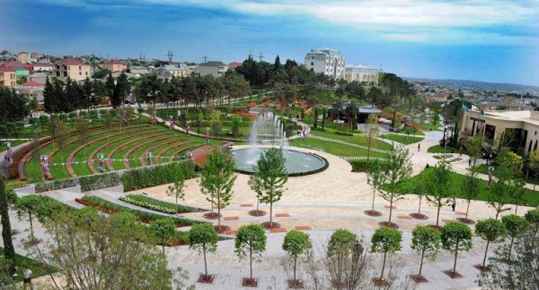 Bakının bu ərazisində söküntü işlərinə başlanıldı, sakinlərə pul verildi