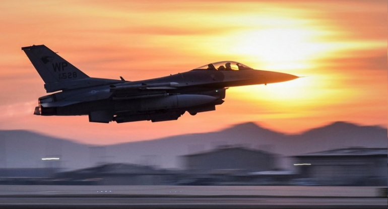 “Bloomberg”: Ukrayna planlaşdırılandan az F-16 alacaq