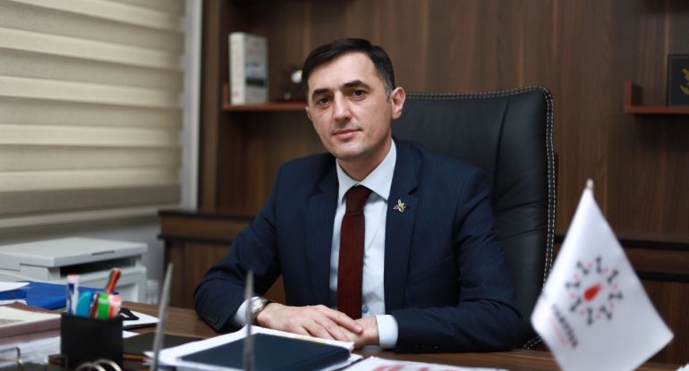 Tural Abbaslı, xanımı və qayınatası namizəd oldu