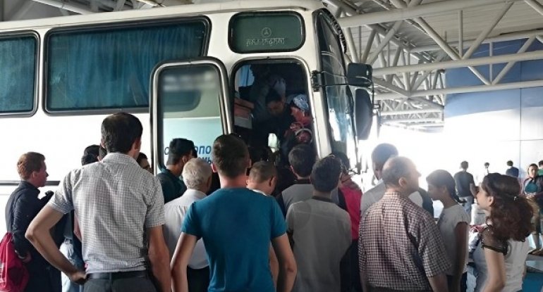 Avtobus sürücüləri öz aralarında sərnişin 