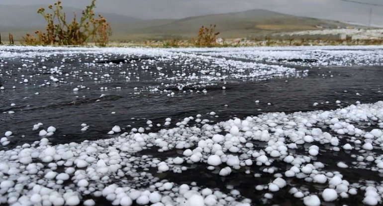 Sabah Bakıda hava yağmursuz olacaq, bəzi bölgələrə dolu düşəcək