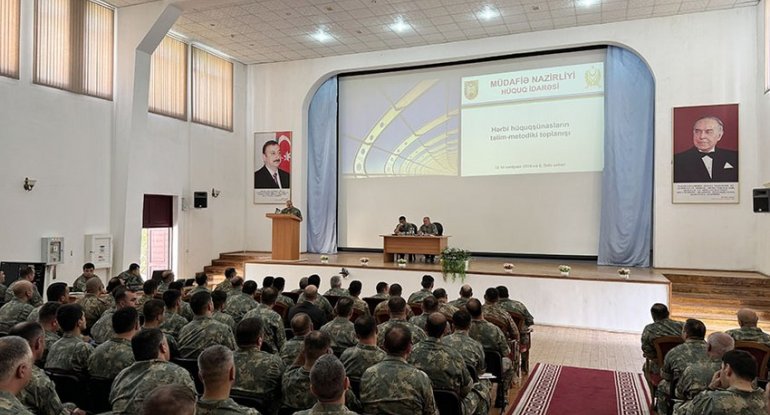 Hərbi hüquqşünaslarla təlim-metodiki toplanış keçirilib