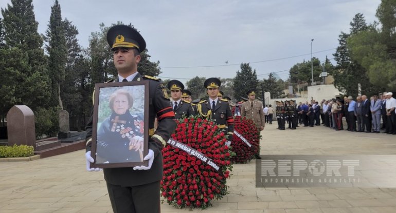 Prezident və birinci xanım Fatma Səttarovanın dəfn mərasiminə əklil göndərib