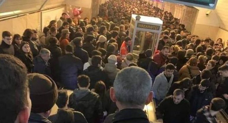 Dərs ili başladıqdan sonra metroda yaranmış DƏHŞƏTLİ SIXLIQ