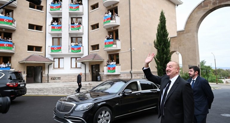 Prezident Qarabağ Universitetinin yataqxanasının açılışını edib - YENİLƏNİB