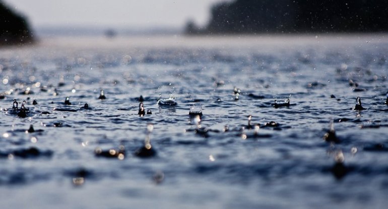 Yağışlı hava sabah da davam edəcək