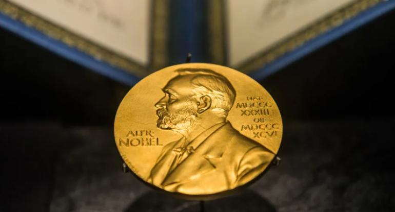 Erməni əsilli türkiyəli alim Nobel aldı - FOTO