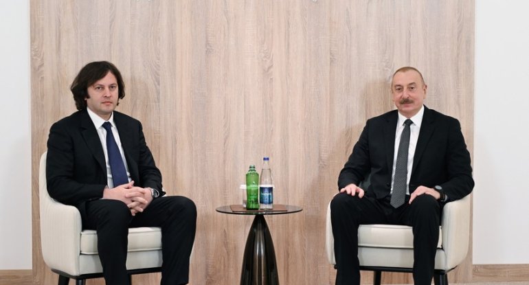 İlham Əliyev Gürcüstanın Baş naziri ilə görüşüb