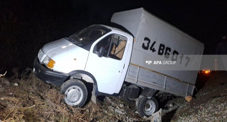 Zərdabda zəncirvarı qəza baş verib, ölən var - FOTO