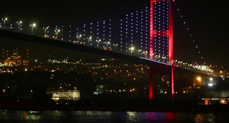 İstanbul boğazında gəmilərin hərəkəti dayandırıldı