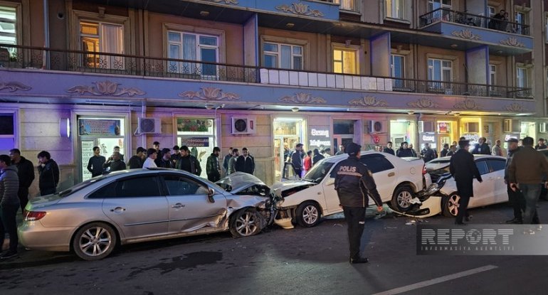 Naxçıvanda zəncivari qəza: 5 avtomobil toqquşub, 1 nəfər xəsarət alıb