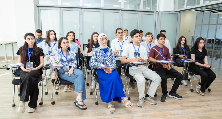 Gənclər üçün “Layihələrin idarəedilməsi üzrə menecerlik” proqramı həyata keçirildi