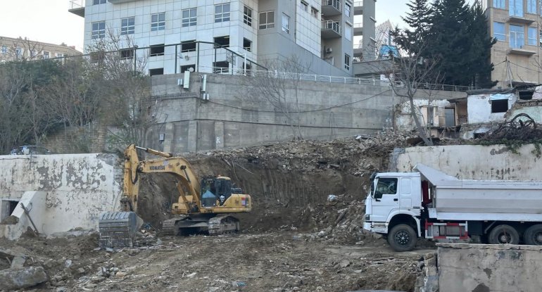 Bakıda daha bir söküntü başladı: Kvadratı 2200-dən - Narazılıq var