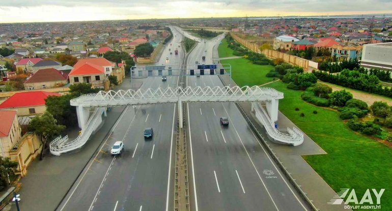 Aeroport yolunda yeni piyada keçidi - Fotolar