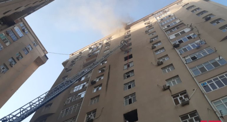 Abşeronda yaşayış kompleksində yanğın olub