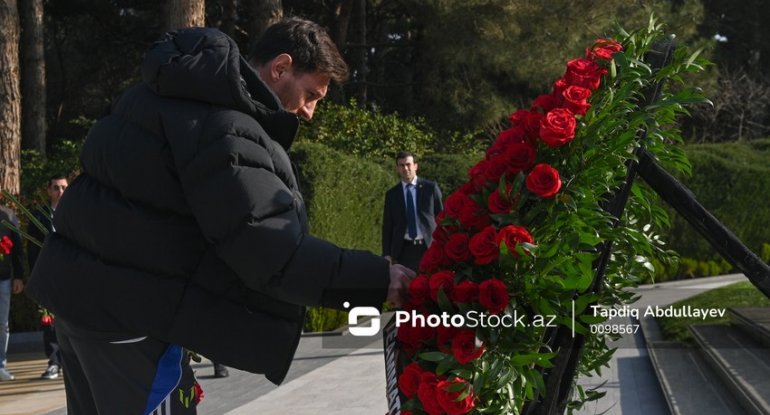 Lionel Messi Ulu Öndər Heydər Əliyevin məzarını ziyarət edib - Foto