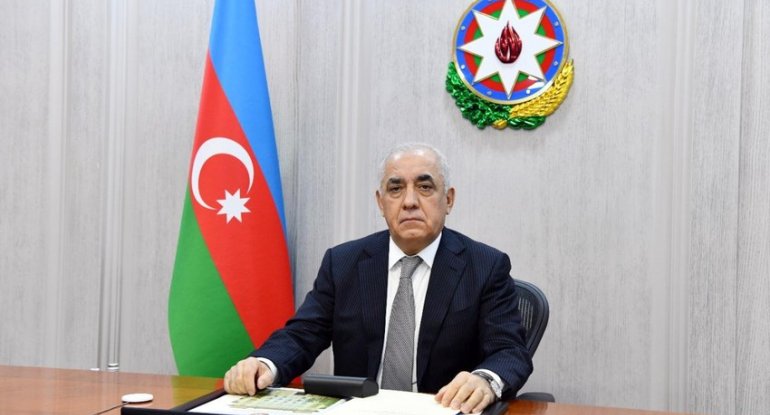 Baş nazir Moskvada Heydər Əliyevin xatirəsini anıb