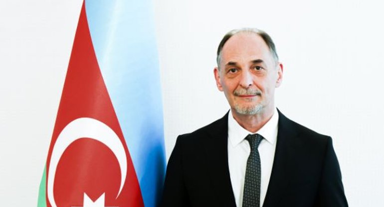 Özü nazir müavini getdi, köməkçisini baş həkim, 22 yaşlı qohumunu isə... - Müdir direktora qarşı