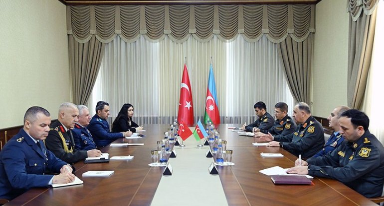 Azərbaycan və Türkiyə arasında hərbi əməkdaşlıq məsələləri müzakirə edilib