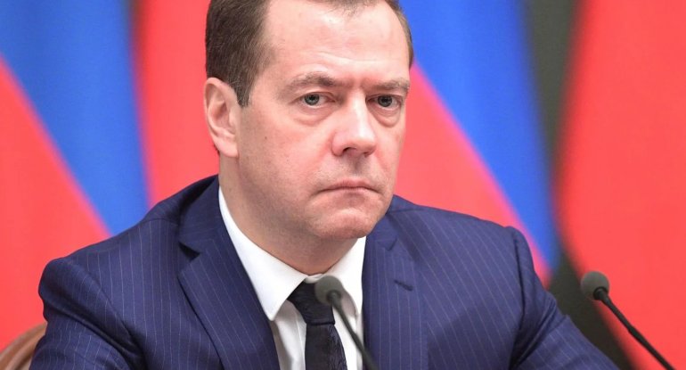 Medvedev: Belə olarsa, Ukrayna dünya xəritəsindən silinəcək