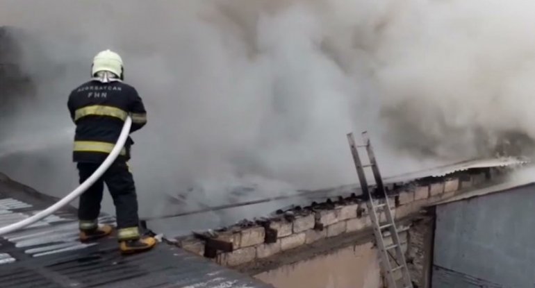 Bakıda məşhur restoranda baş verən yanğın söndürüldü - Yenilənib