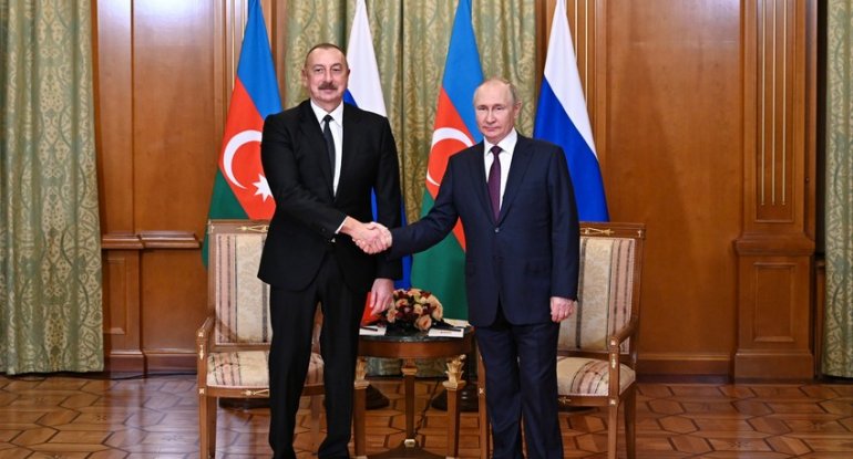 Vladimir Putin İlham Əliyevi təbrik edib