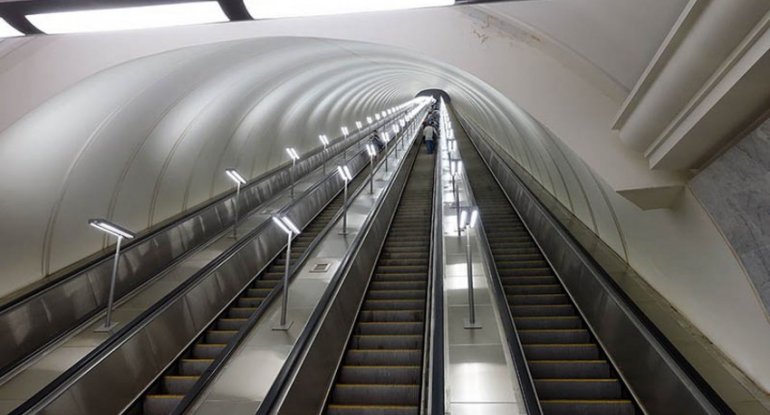 "Bakı Metropoliteni" "Xətai”də sərnişinin eskalatorun dayandırılmasının səbəblərini araşdırır