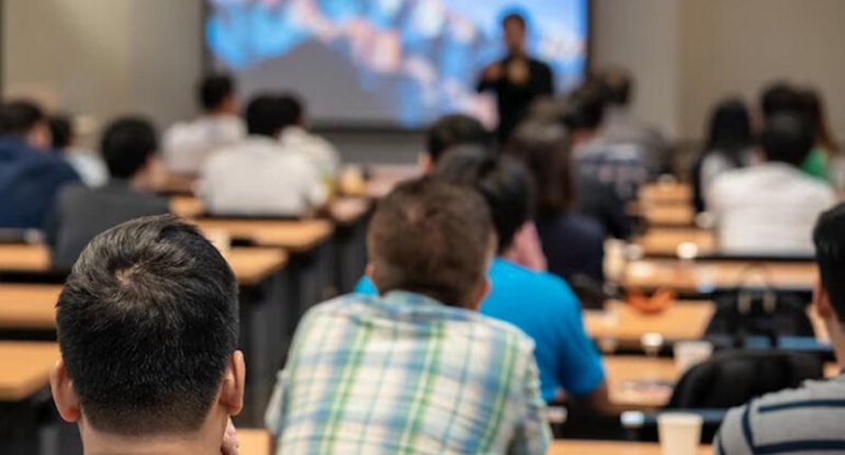 İqtisad Universitetində yoxlama aparıldı - Nöqsanlara yol verilib