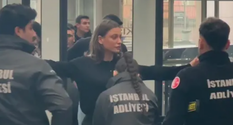 Serenay Sarıkaya ağlayaraq görün nə dedi 