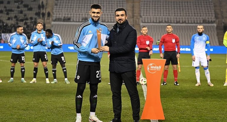 "Qarabağ"ın futbolçusu mükafatlandırıldı
