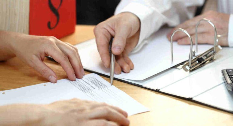 Baş bankirdən kredit faizlərinin artmasına münasibət