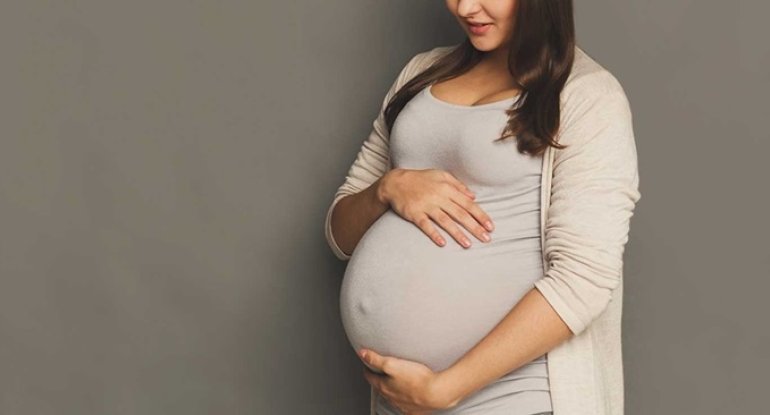 Hamiləliyini öyrəndikdən 4 saat sonra ana oldu